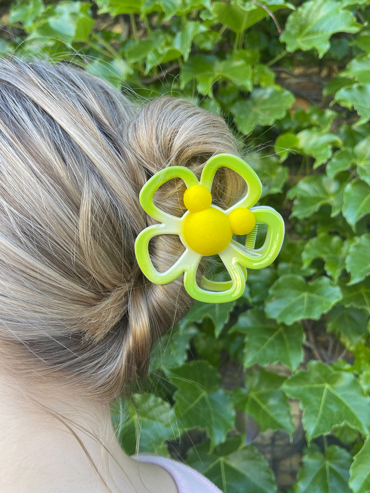Do As Dreamers Do Tropical Flower Clip - Large