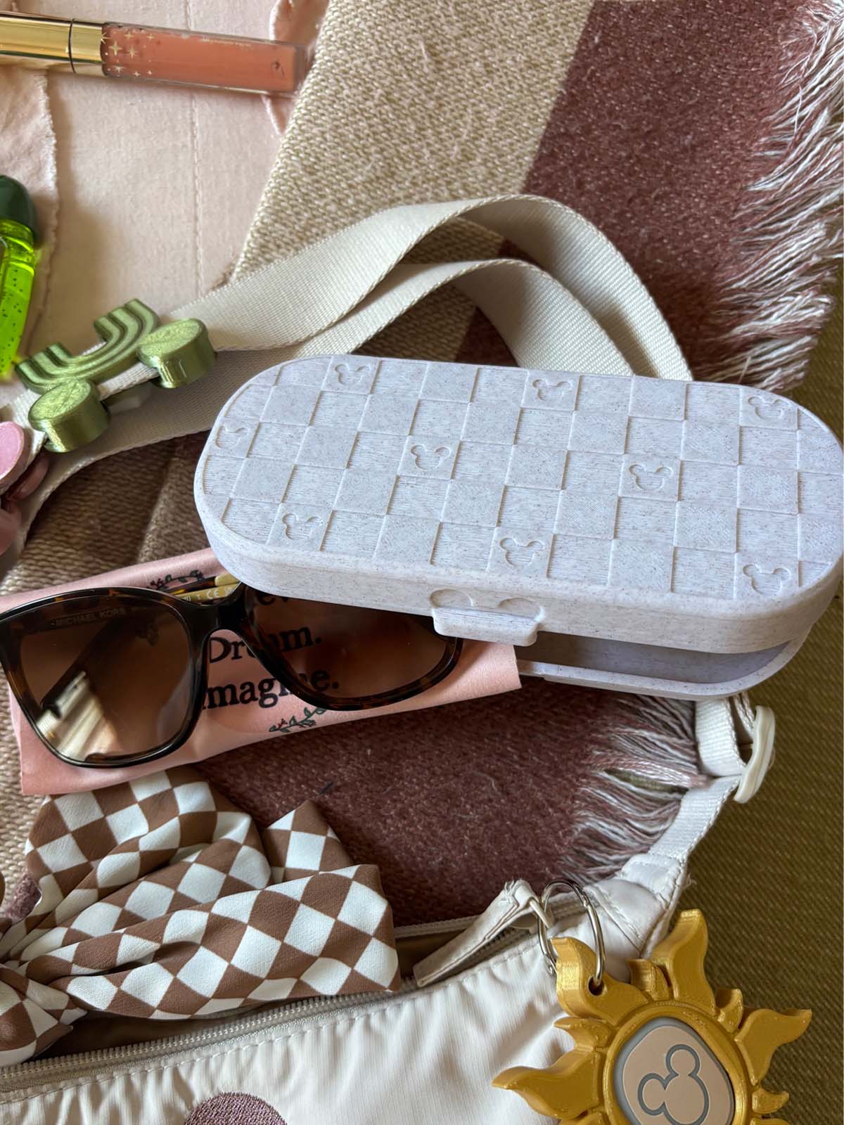 Checkerboard Mouse Straw Color Glasses Case