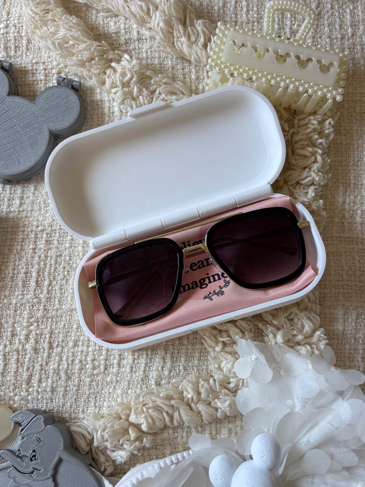 Sunnie Sight White Glasses Case