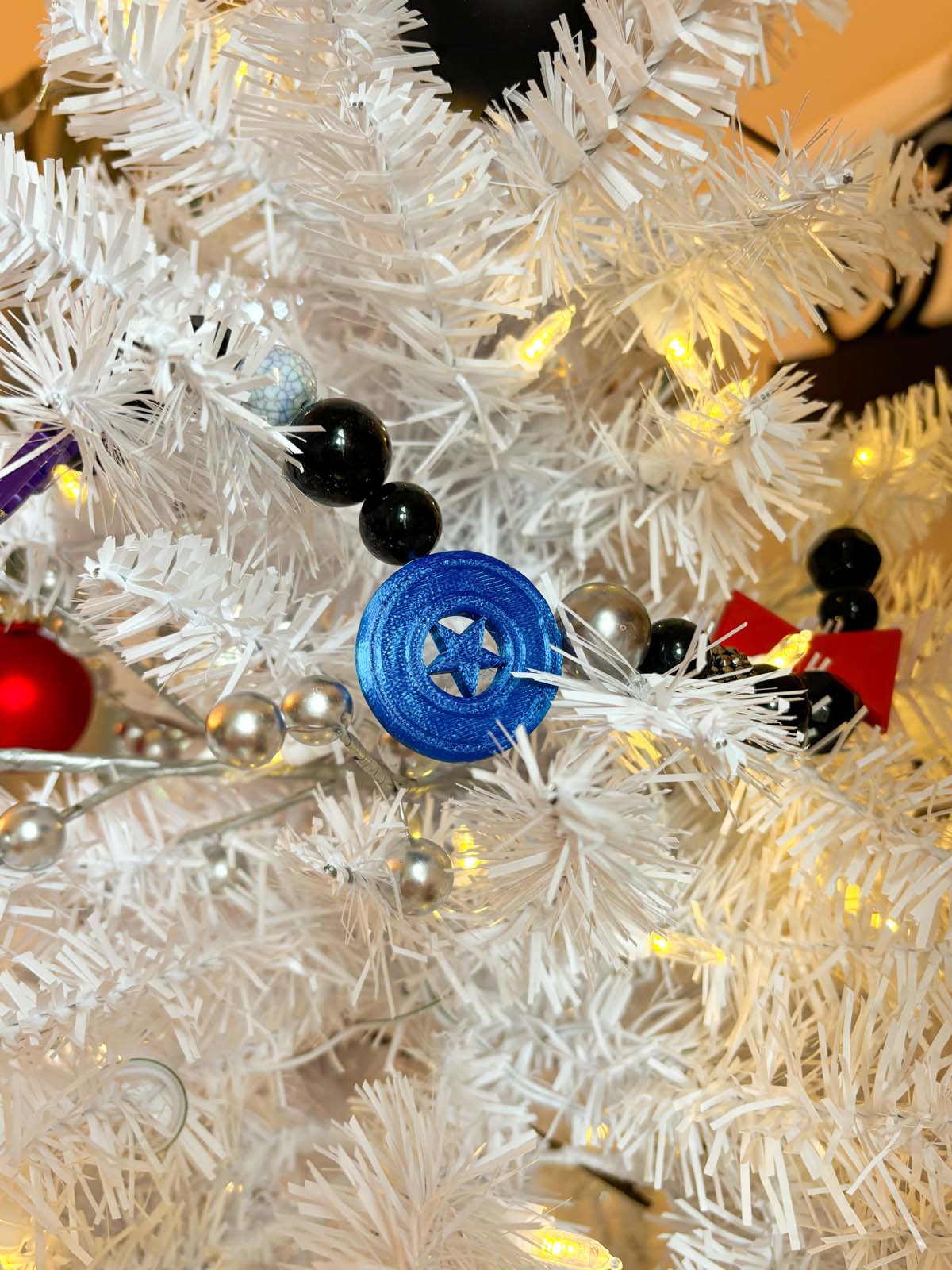 Super Heroes Avenged Character Garland - CLEARANCE