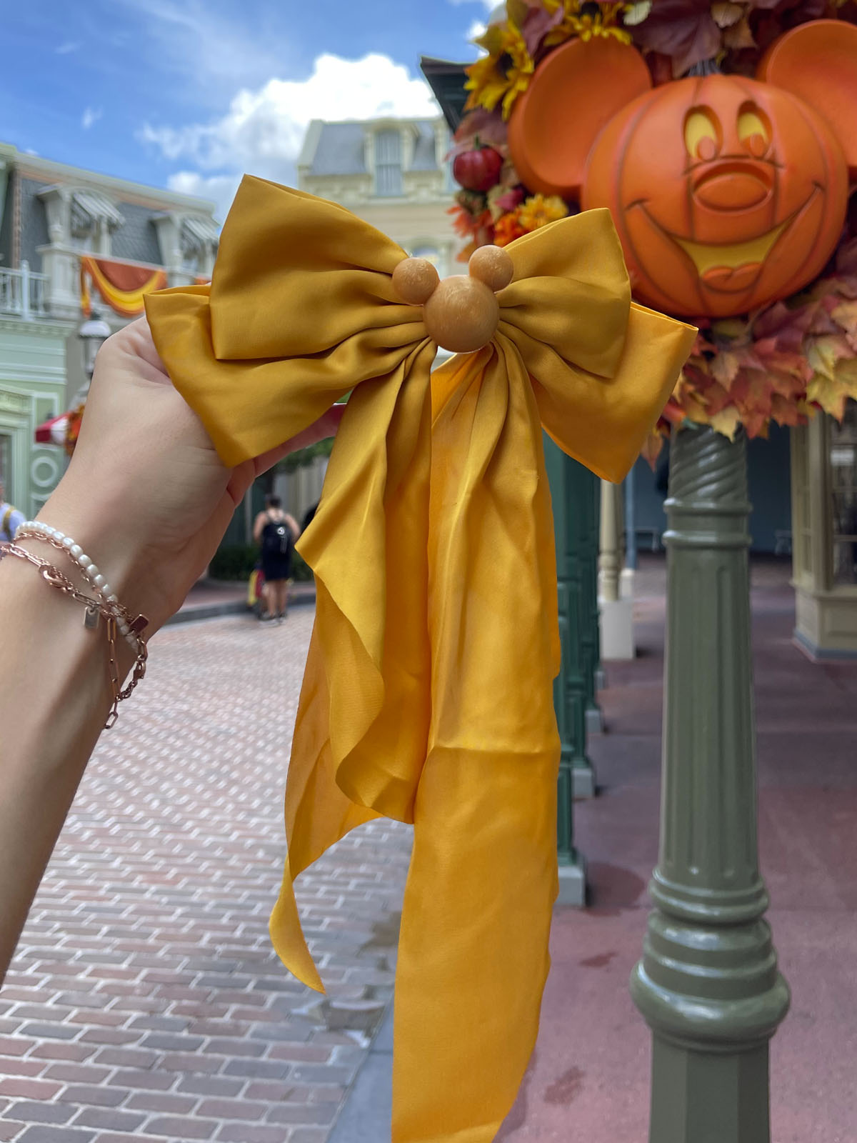 Do As Dreamers Do Hair Bow - Silky & Solid