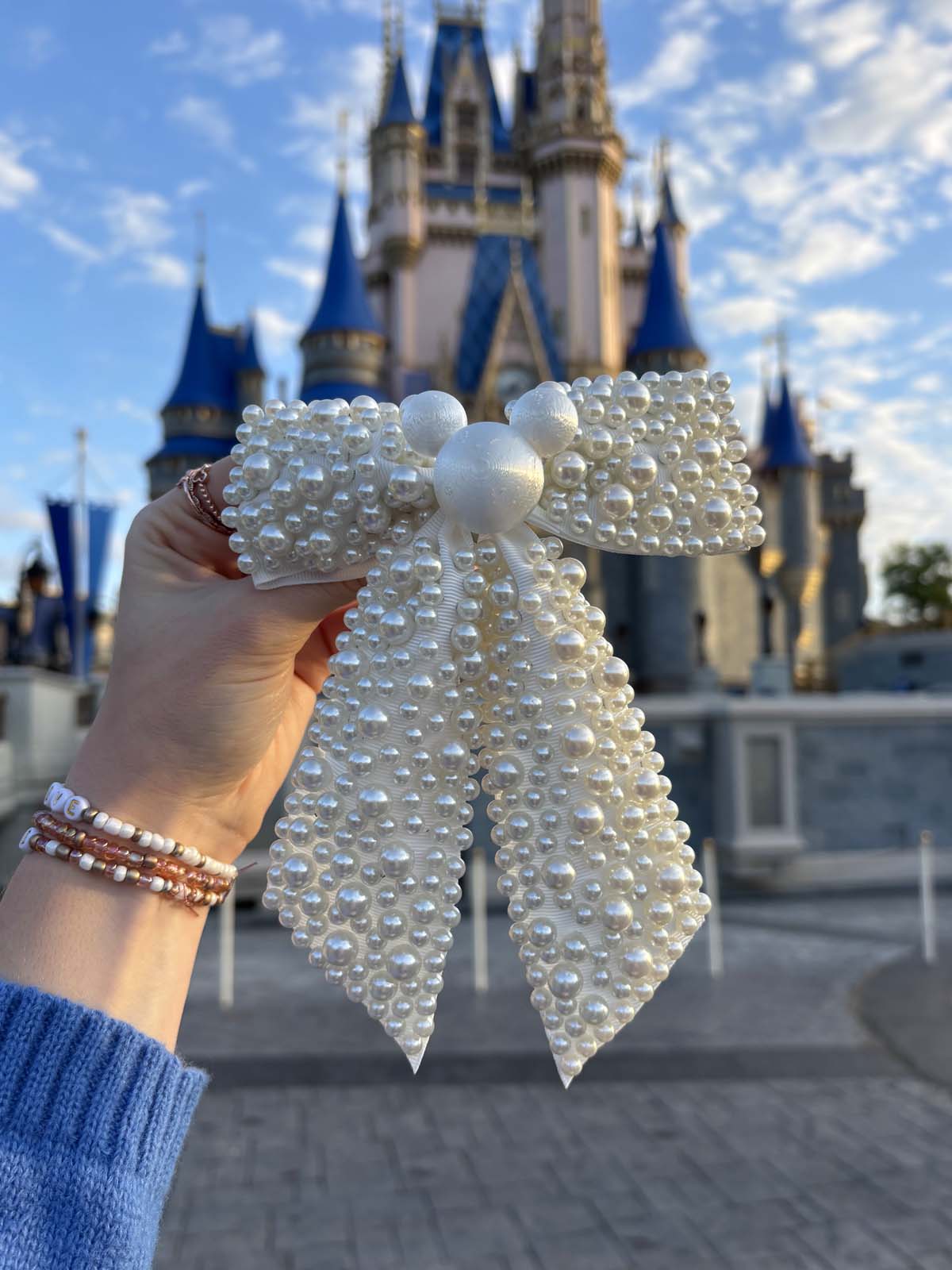 Do As Dreamers Do White Pearly Princess Bow
