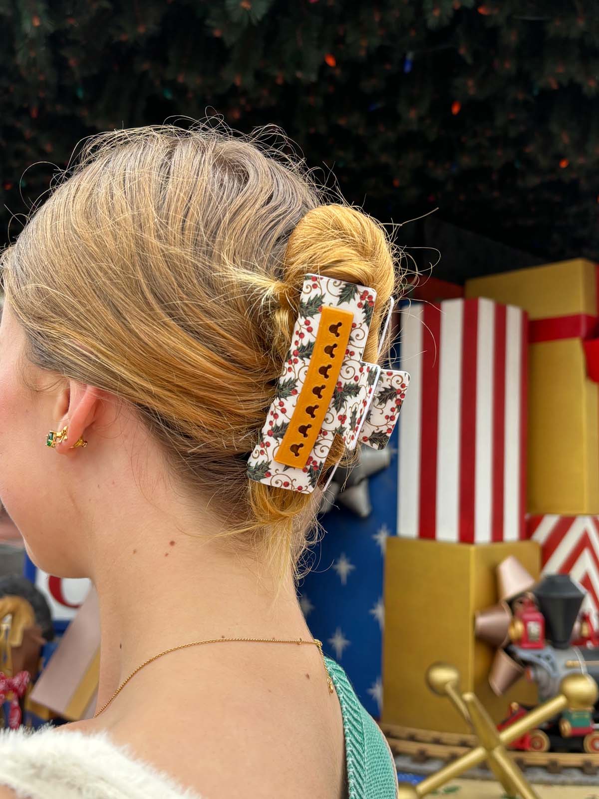 Do As Dreamers Do Christmas Holly Claw Clip