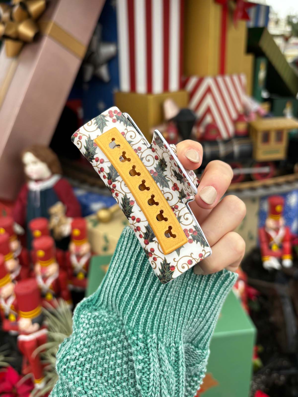 Do As Dreamers Do Christmas Holly Claw Clip