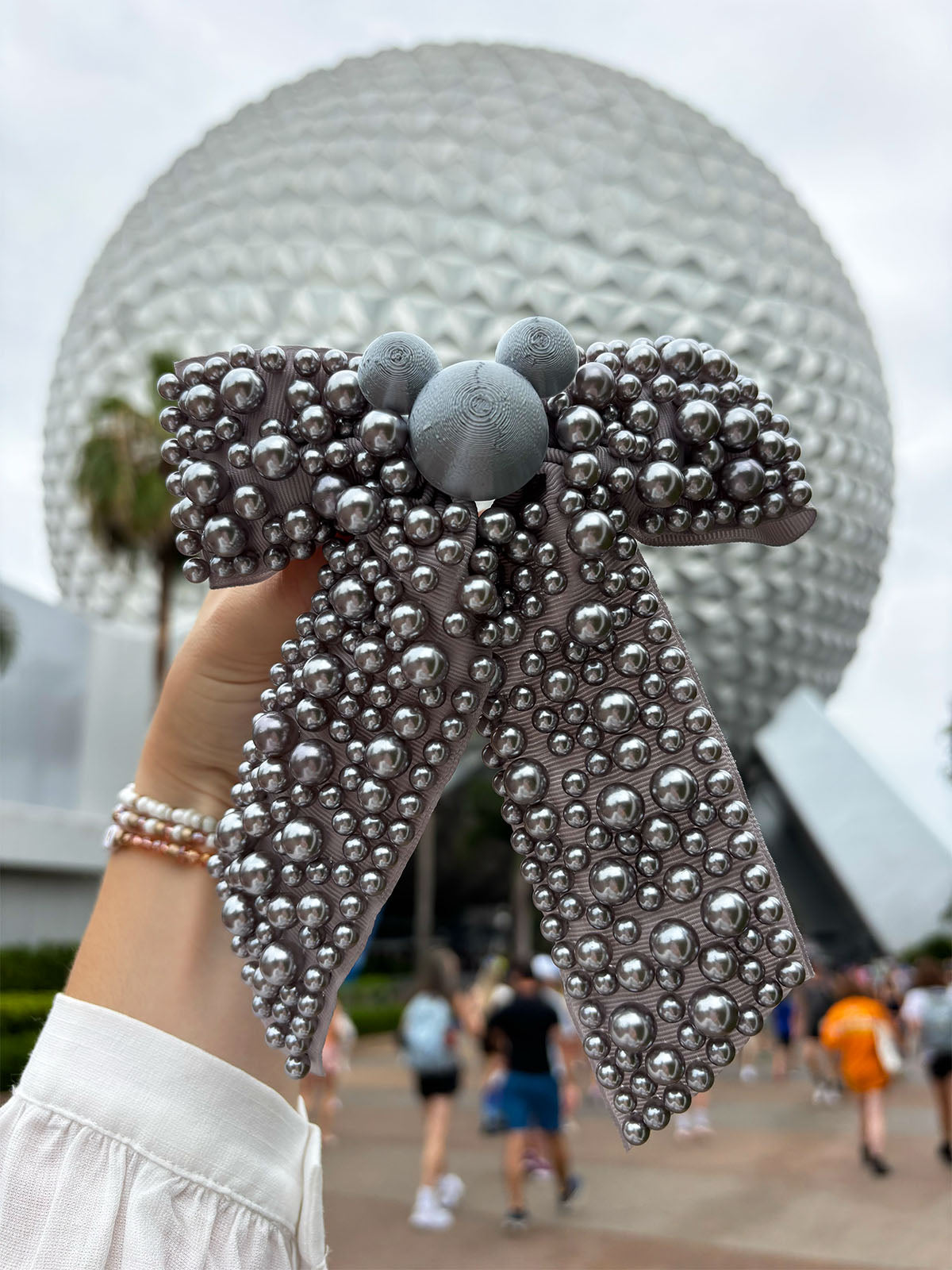 Do As Dreamers Do Silver Pearly Princess Bow