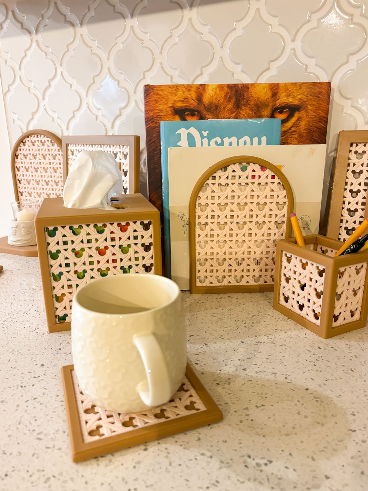 Brown Mouse Rattan Tissue Box Cover