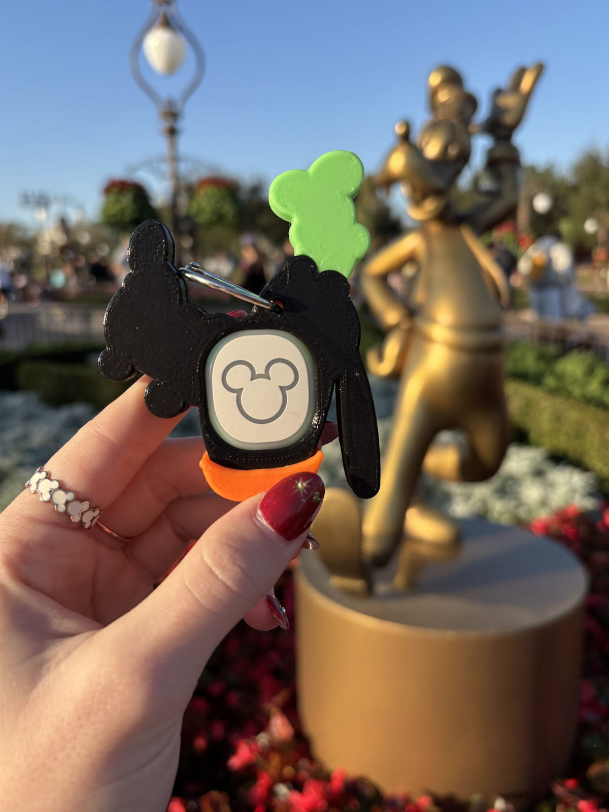 Goof Dog Magic Band Buddy