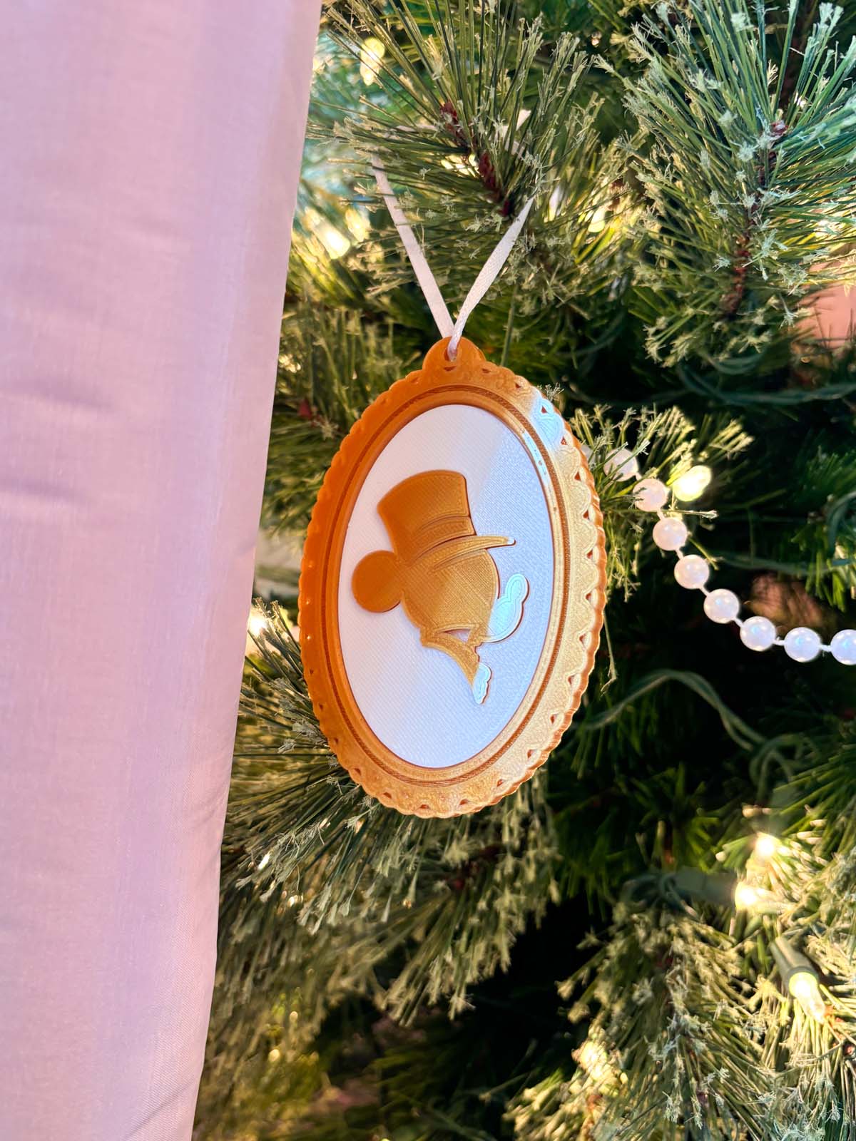 Spectacular 6 Silhouette Ornaments