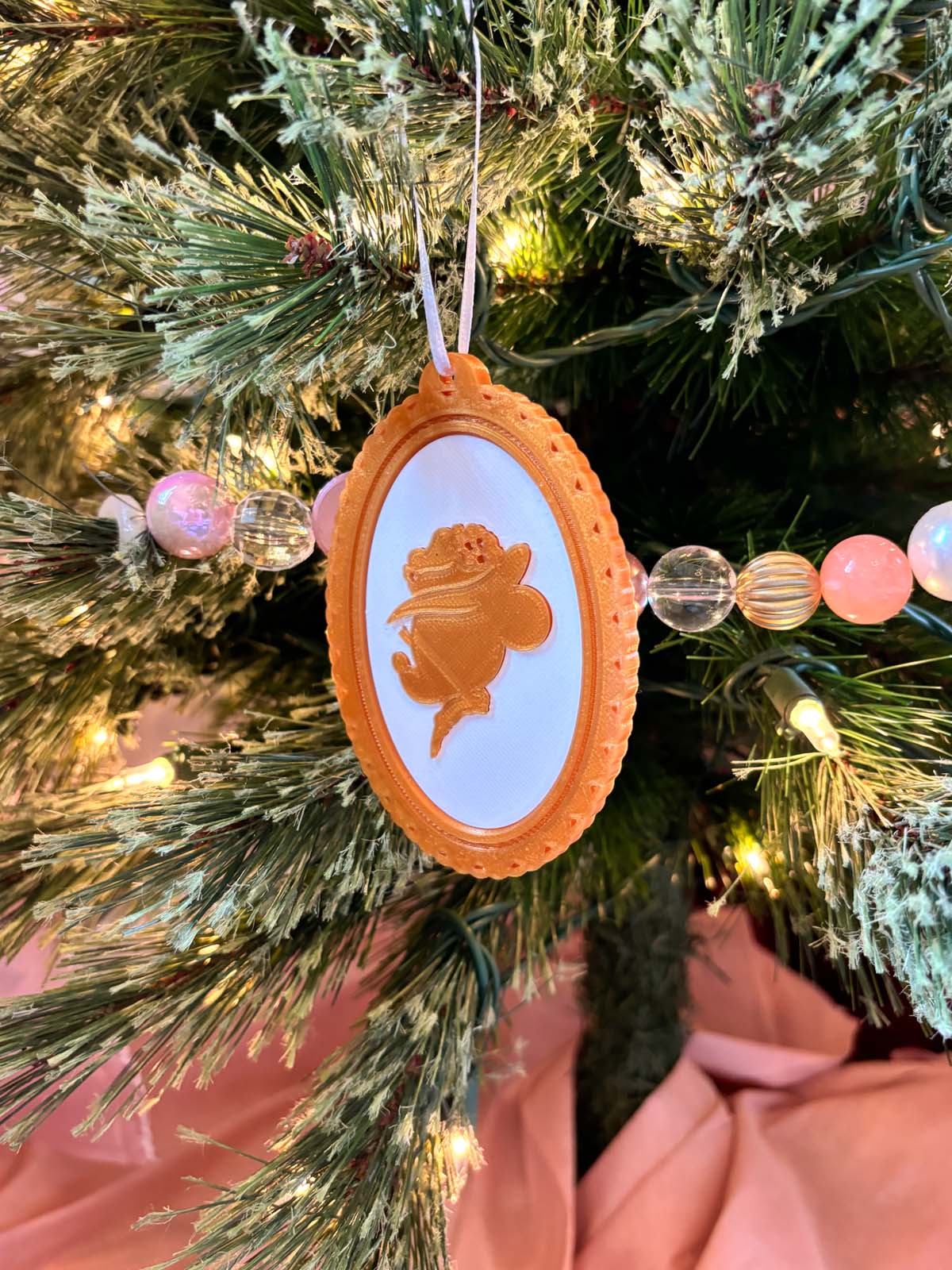 Spectacular 6 Silhouette Ornaments