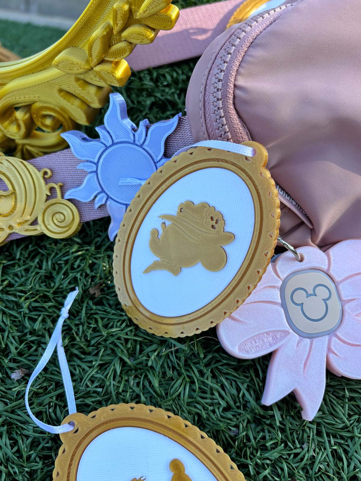 Spectacular 6 Silhouette Ornaments