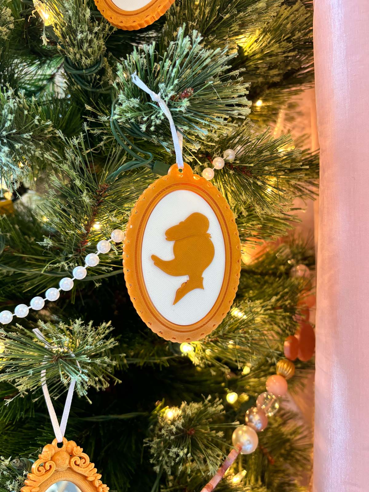 Spectacular 6 Silhouette Ornaments