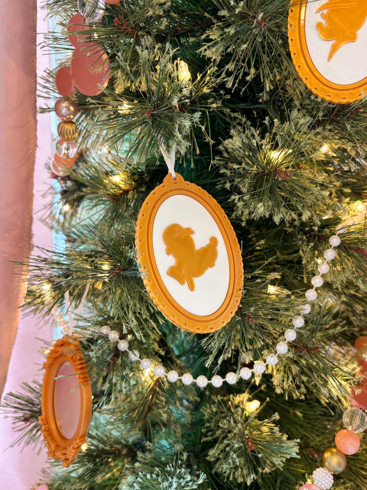 Spectacular 6 Silhouette Ornaments