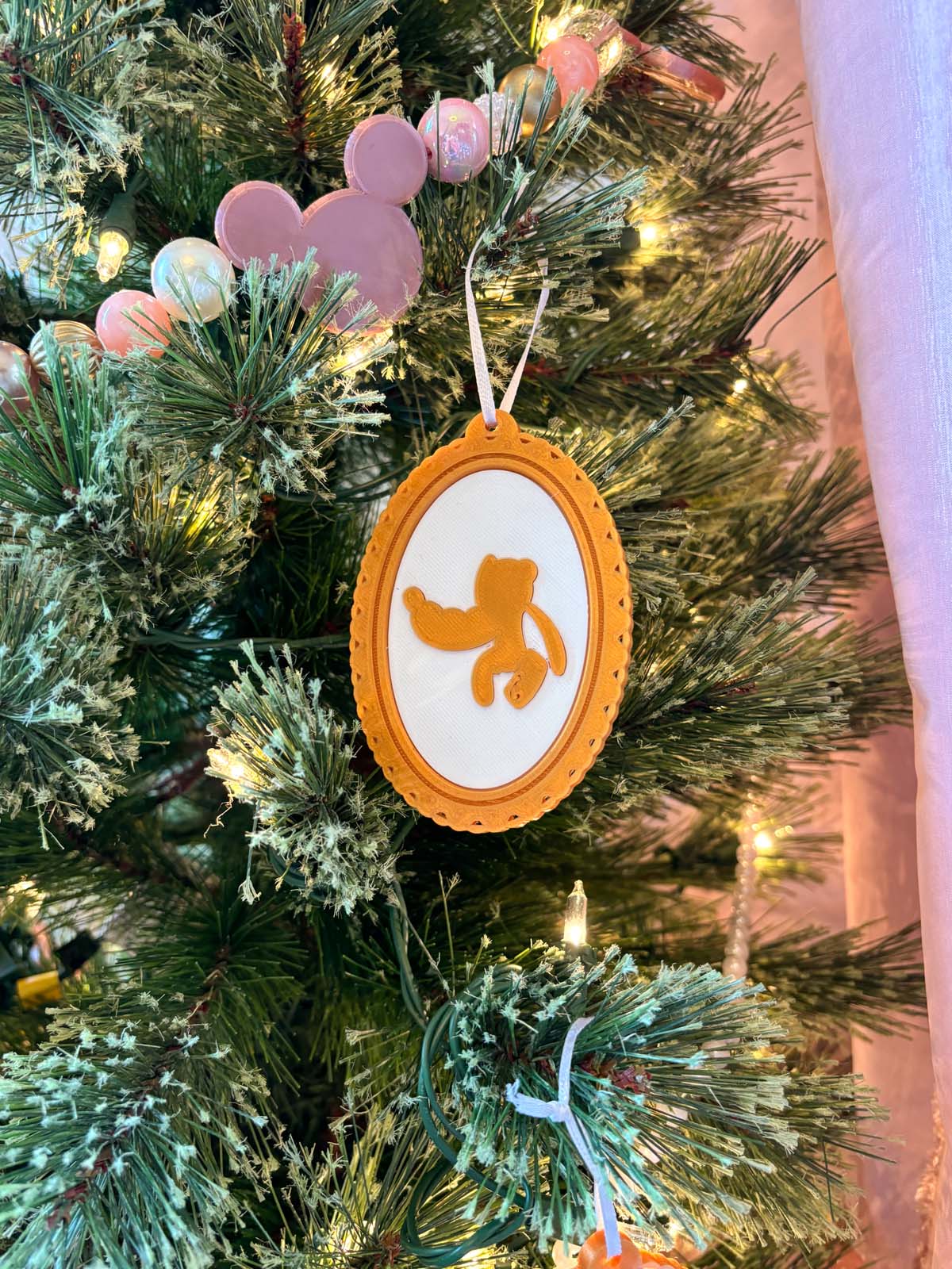 Spectacular 6 Silhouette Ornaments
