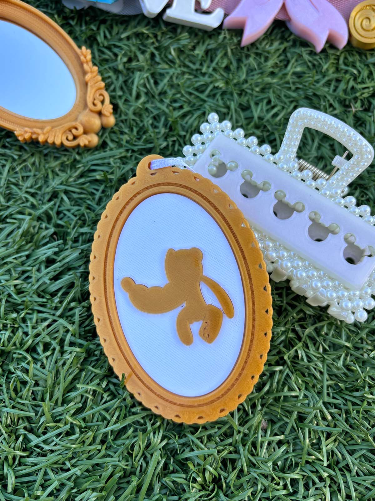 Spectacular 6 Silhouette Ornaments