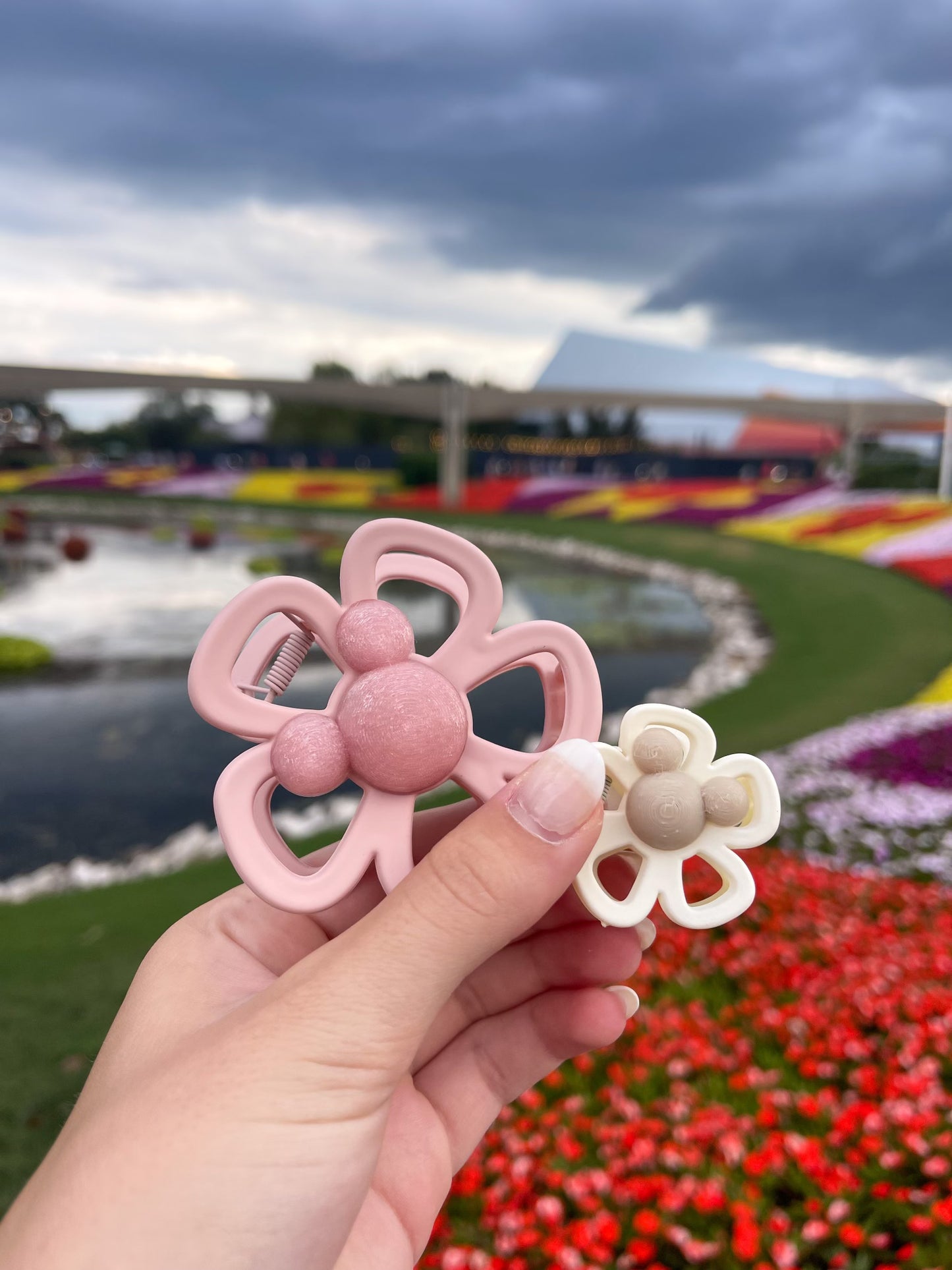 Do As Dreamers Do Flower Clip - Small