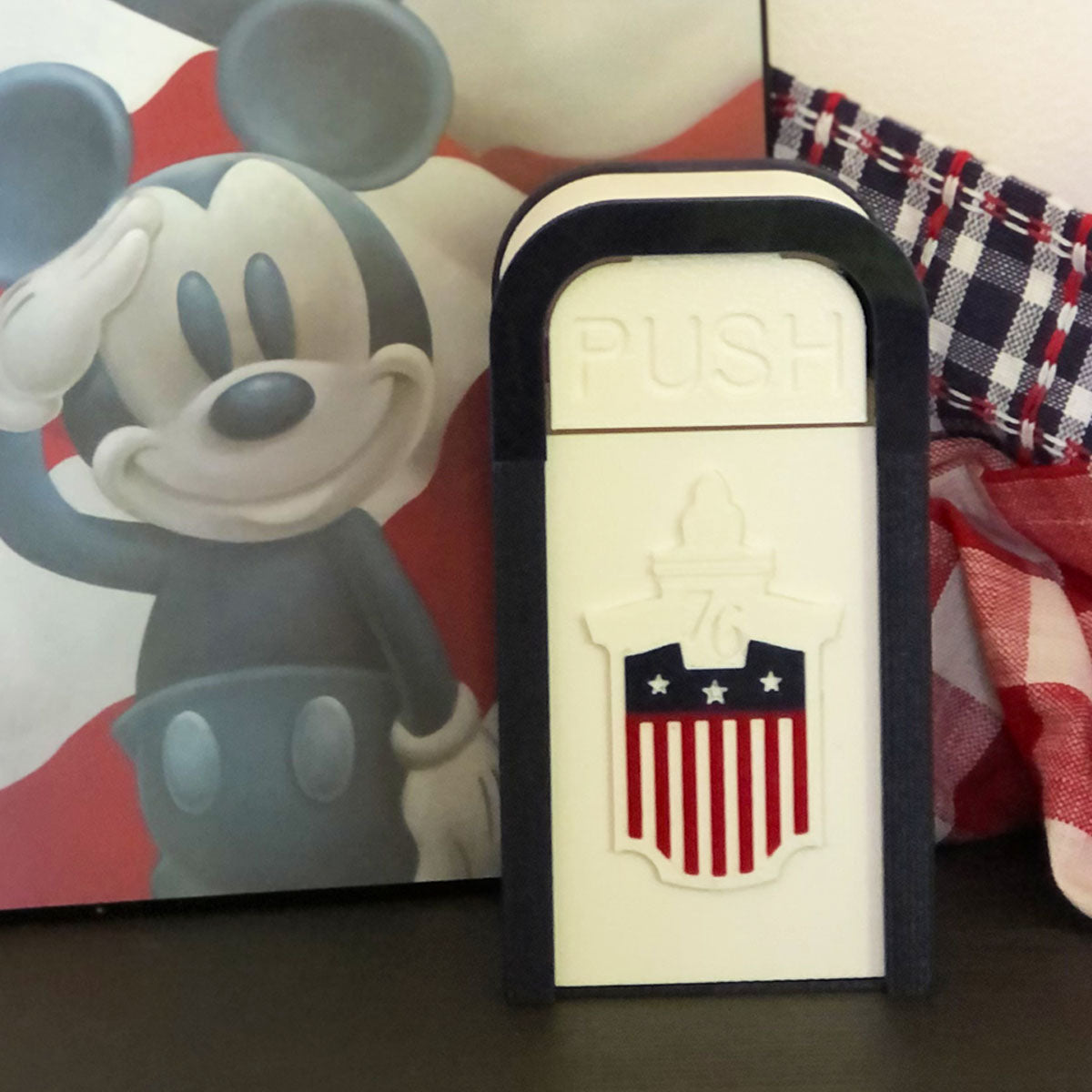 USA Desktop Trash Can