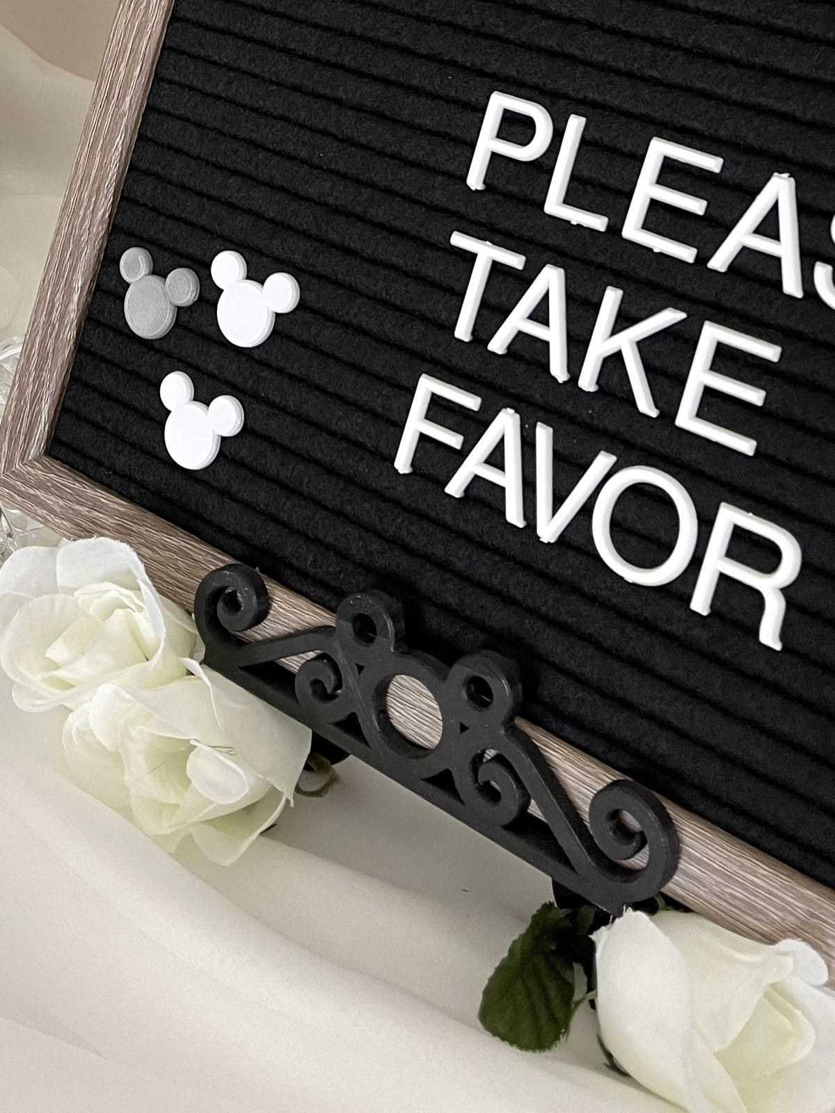 Classic Mouse Easel Display Stand