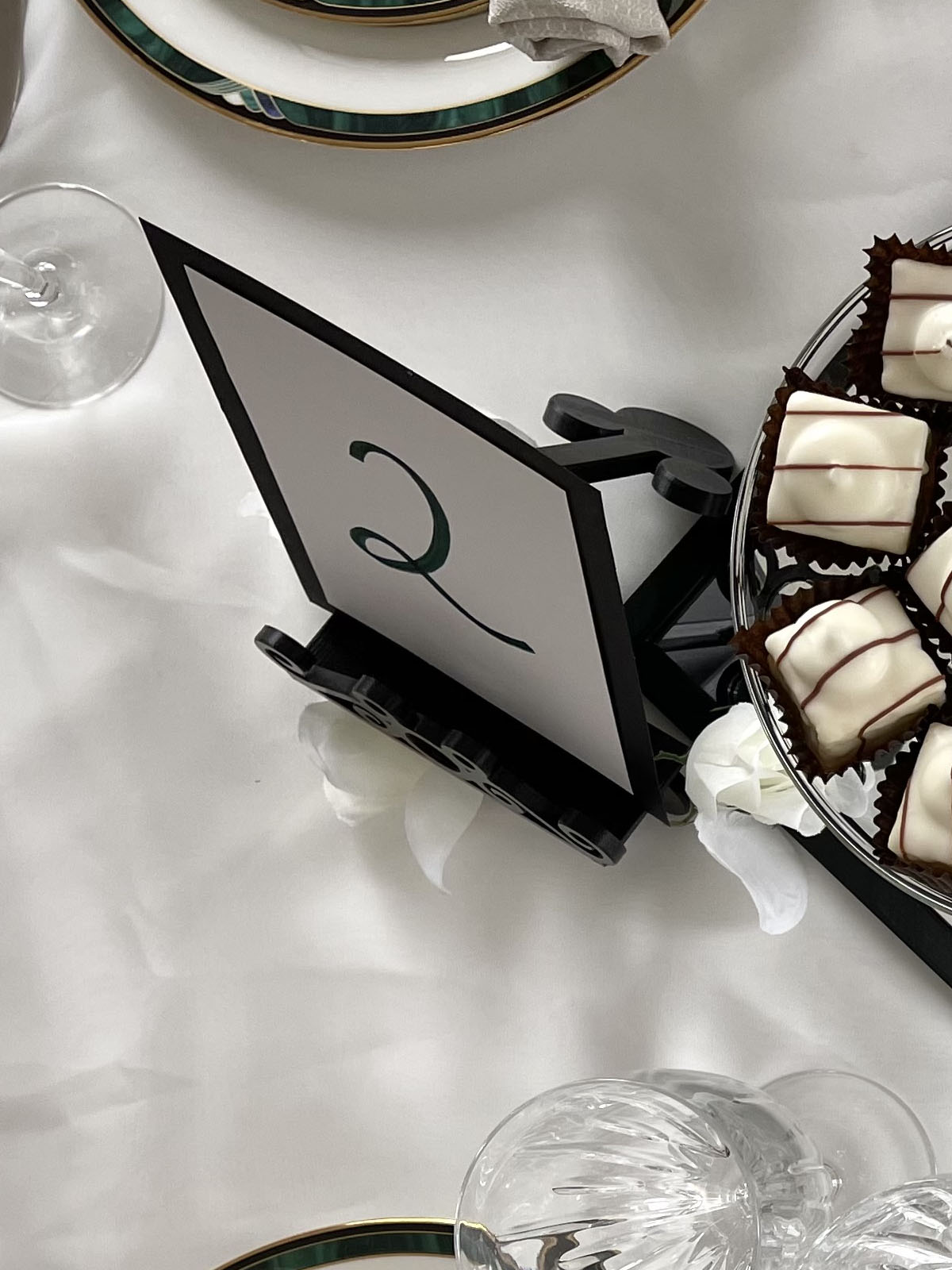 Classic Mouse Easel Display Stand