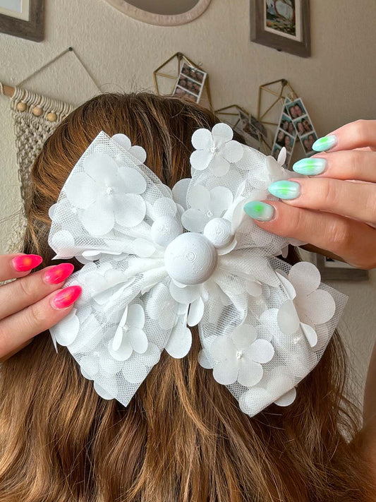 Do As Dreamers Do White Flowers Hair Bow