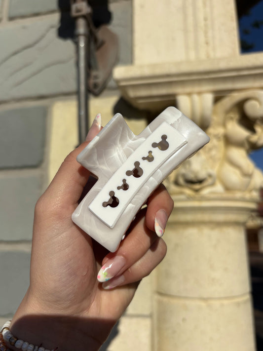 Do As Dreamers Do Creamy Vanilla Claw Clip