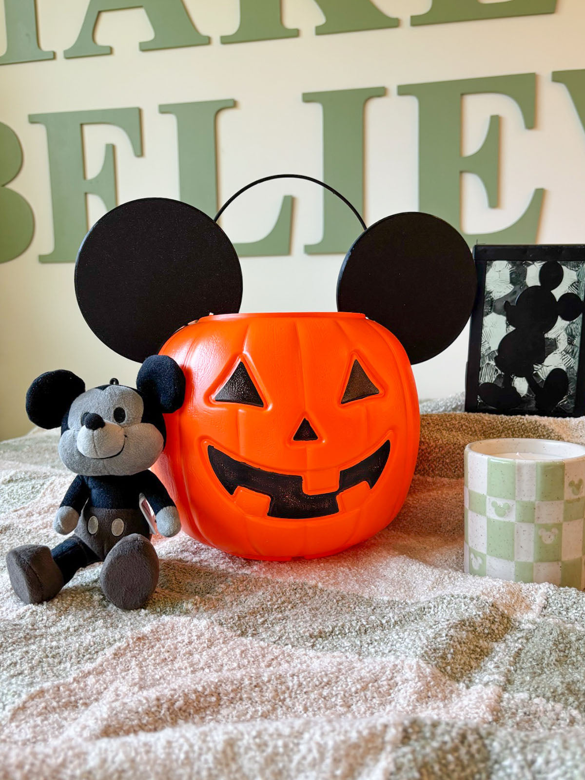 DIY Pumpkin Pail Mouse Ears