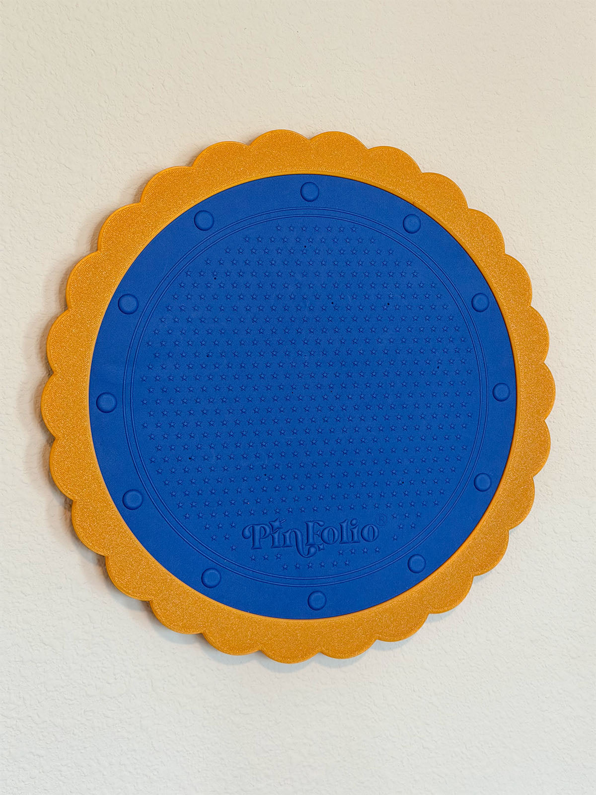 Circle Cruise Pin Board Frame