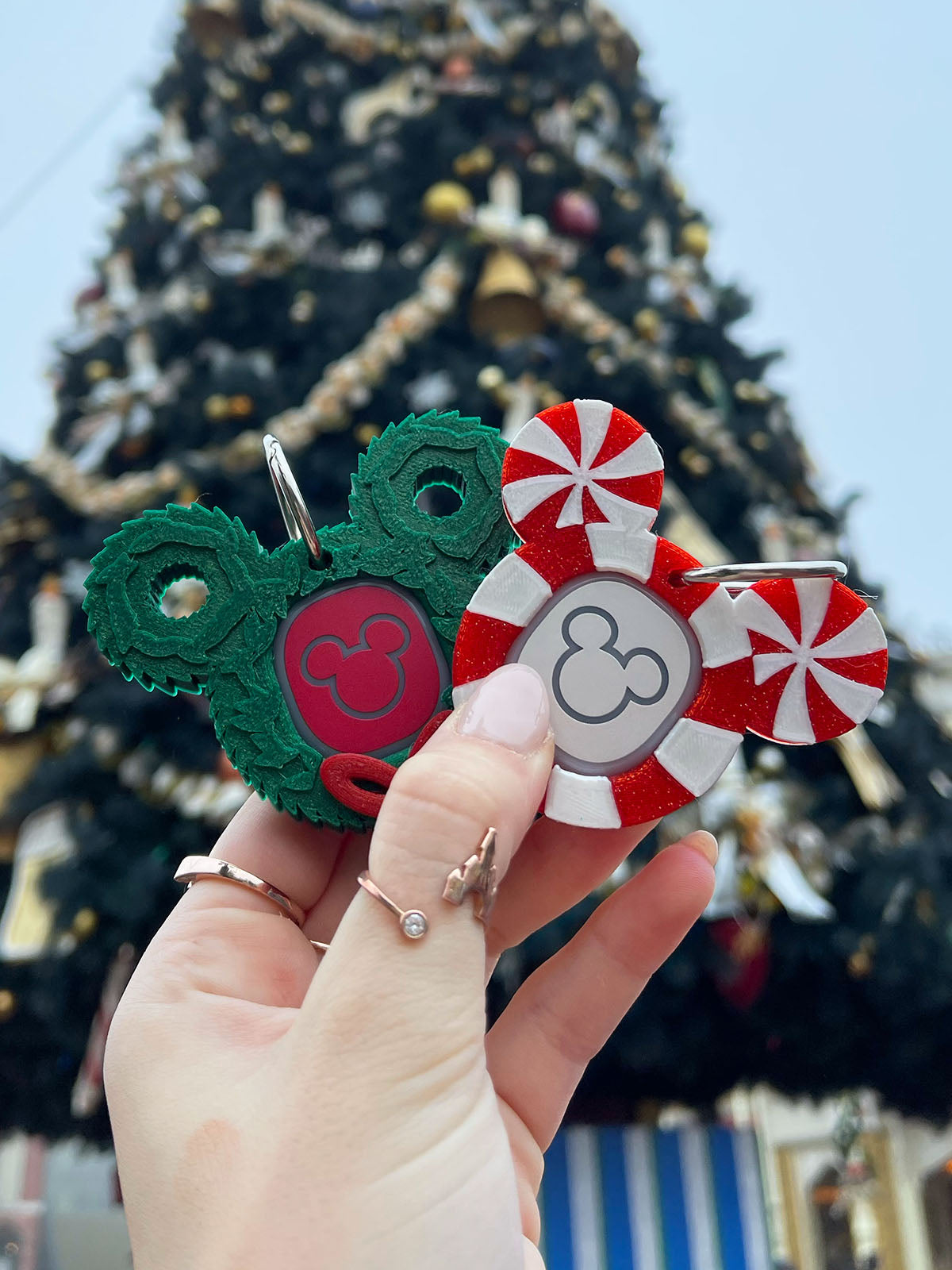 Holiday Wreath Magic Band Buddy