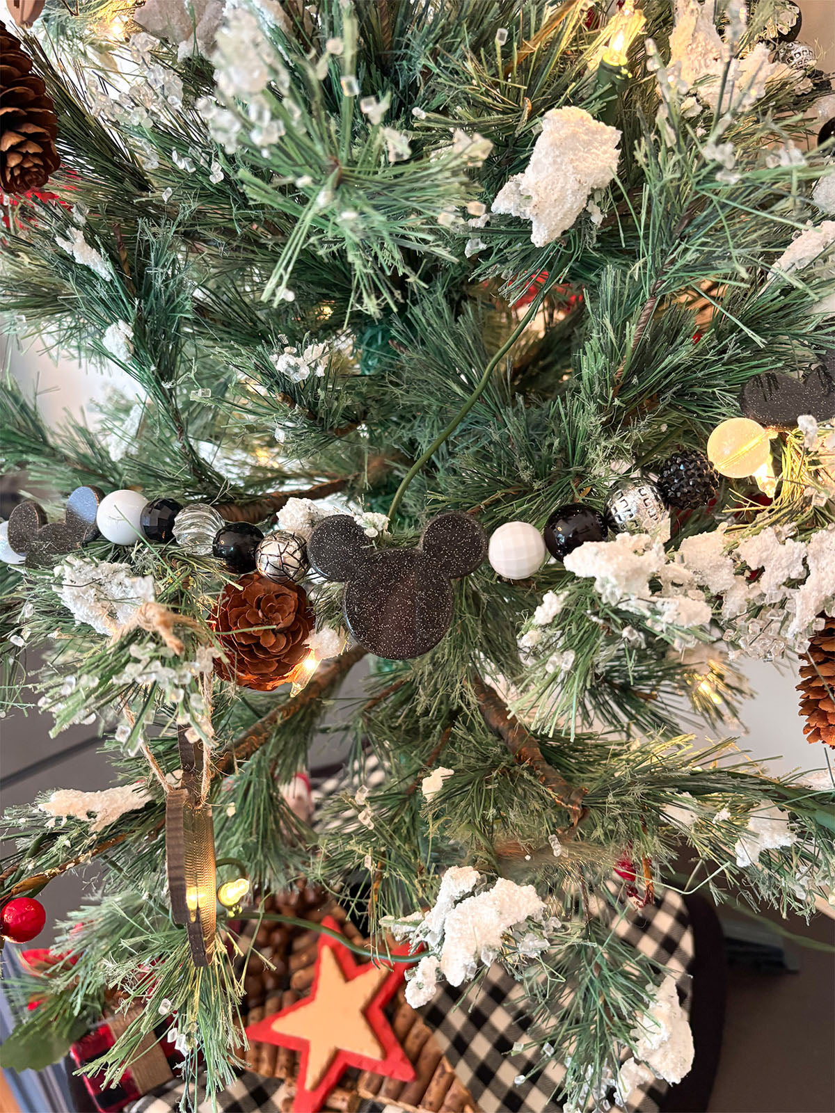 Black and White Character Garland
