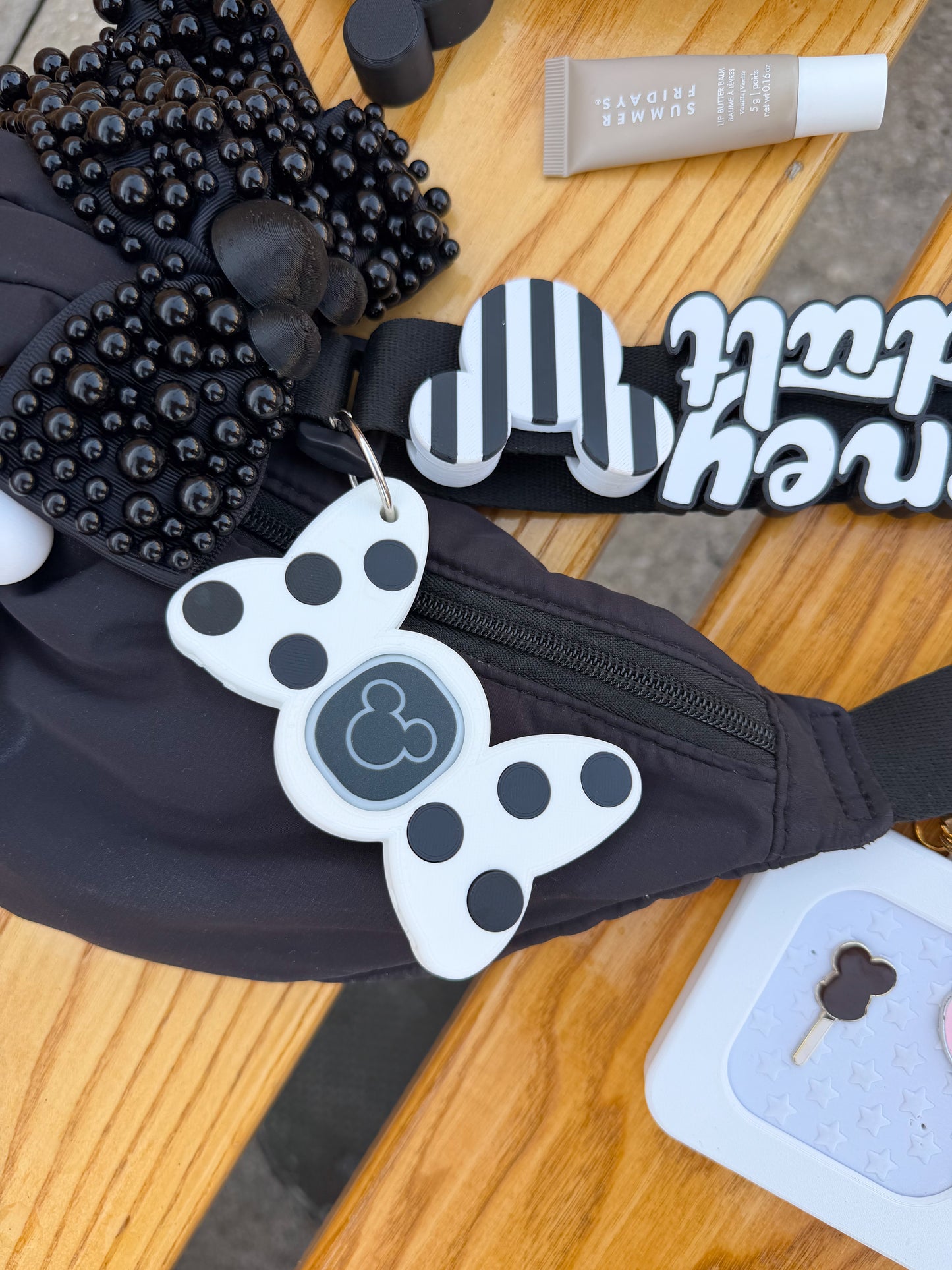 Black & White Polka Dot Bow Magic Band Buddy
