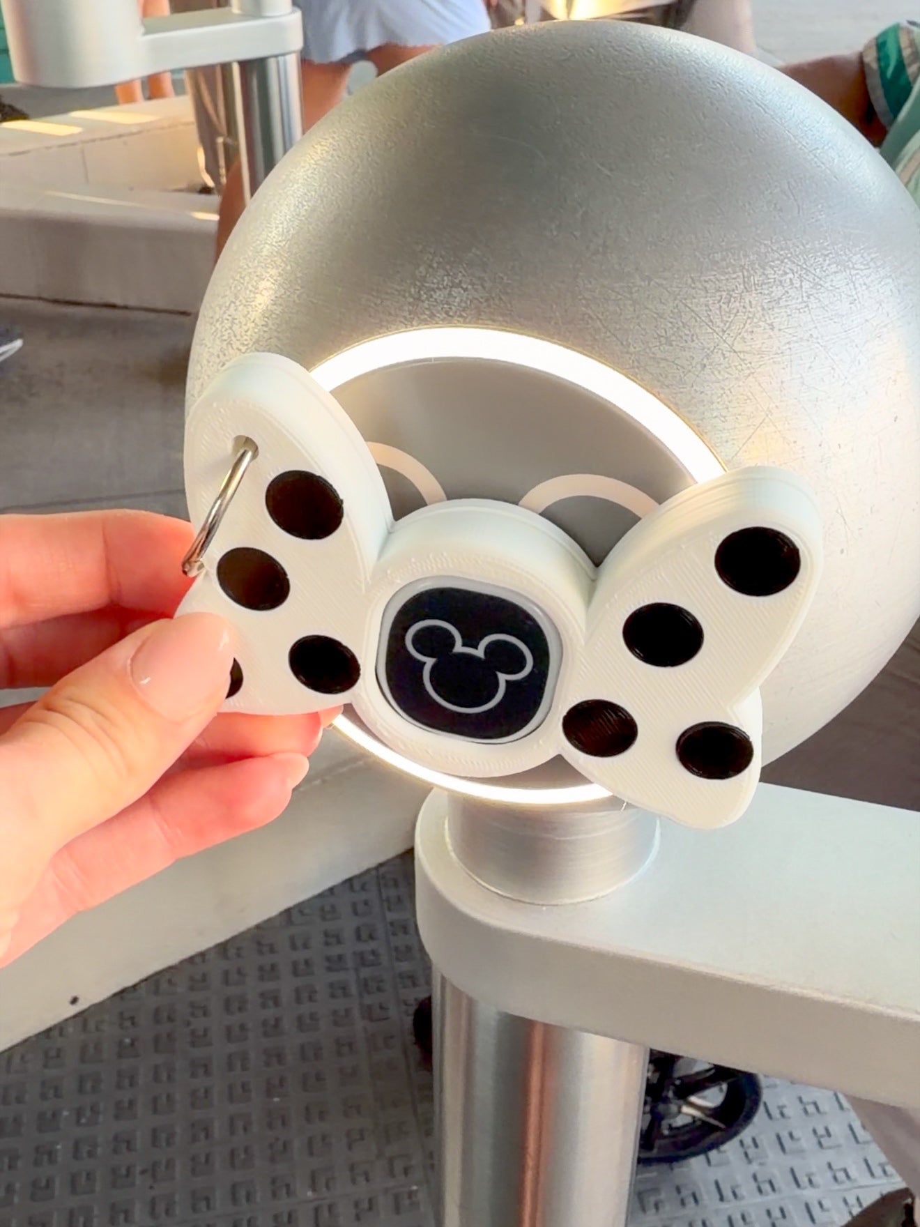 Black & White Polka Dot Bow Magic Band Buddy