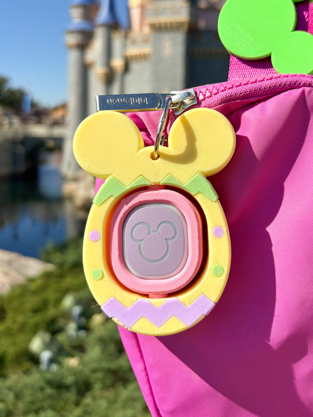 Spinning Egg Magic Band Buddy