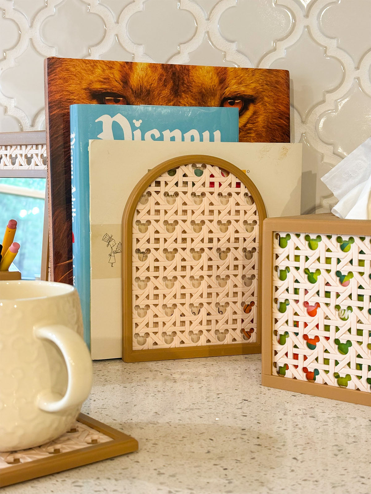 Brown Mouse Rattan Book End