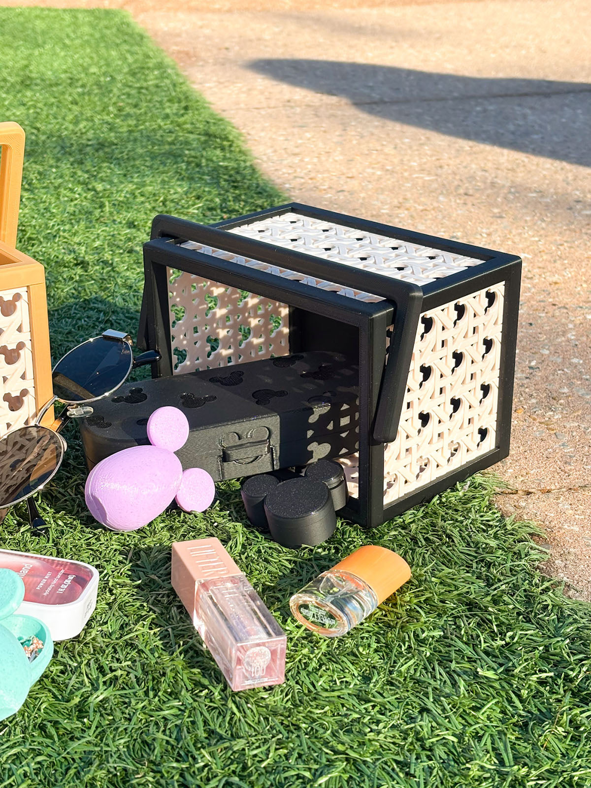 Black Mouse Rattan Basket
